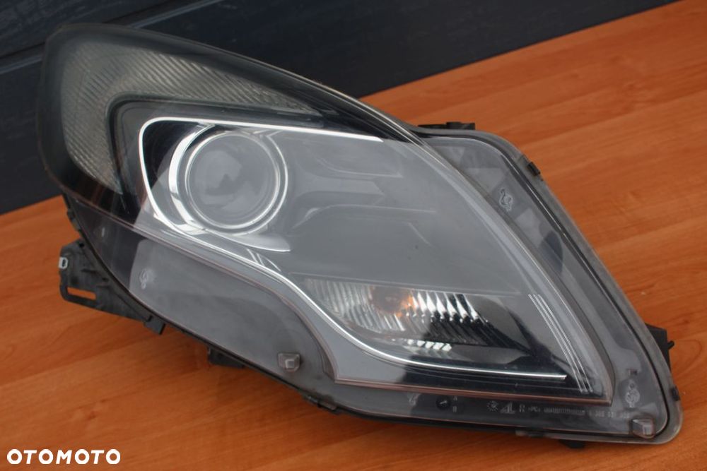 LAMPA PRAWA PRZEDNIA SOCZEWKA UK OPEL ZAFIRA C  13399863 UK