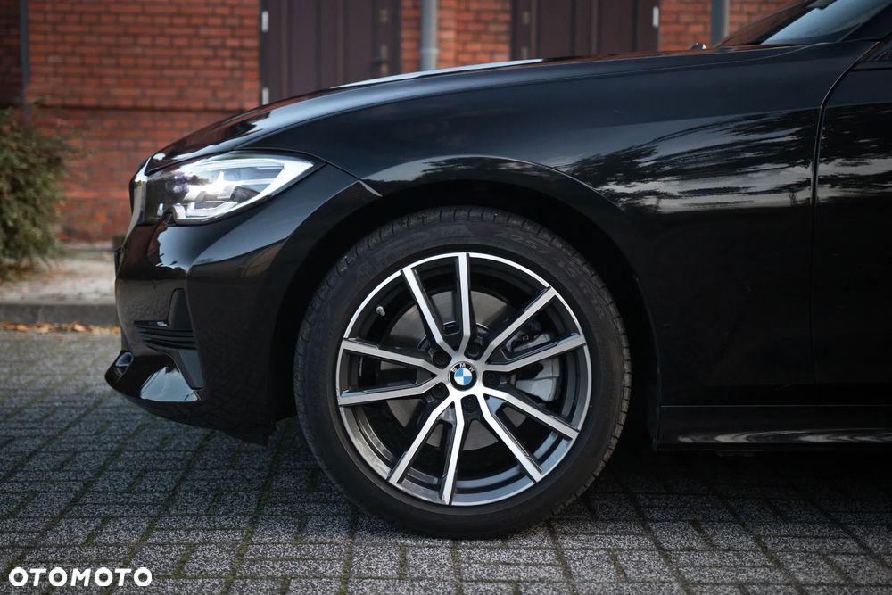 BMW Seria 3 330i xDrive Sport Line - 5
