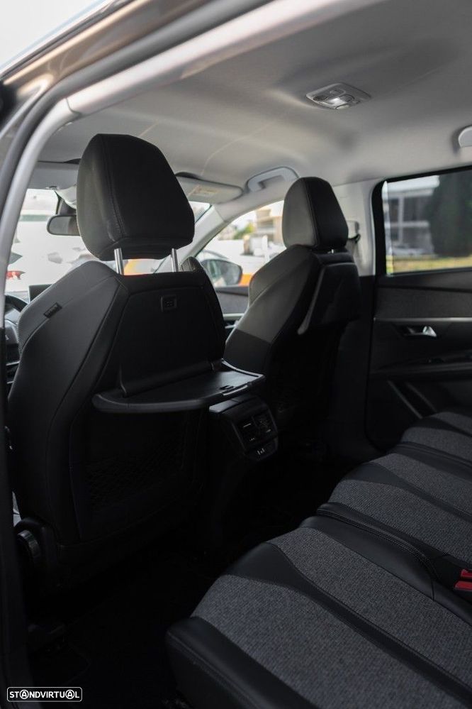 Peugeot 5008 1.2 PureTech Allure EAT6 - 21