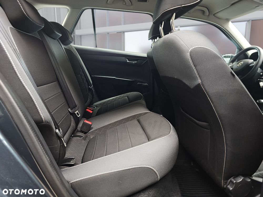 Skoda Fabia 1.0 TSI Ambition - 11
