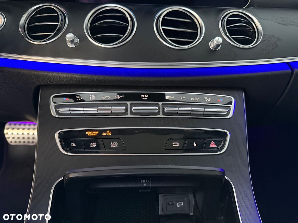Mercedes-Benz Klasa E 220 d AMG - 32