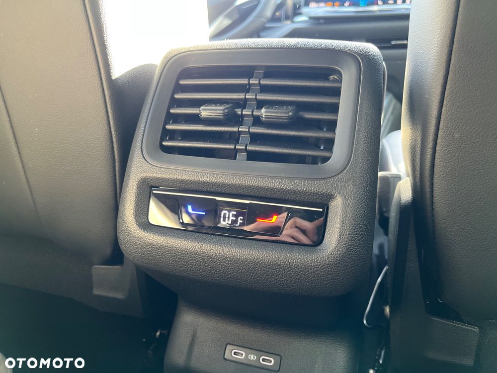 Volkswagen T-Roc 1.5 eTSI OPF DSG R-Line - 20