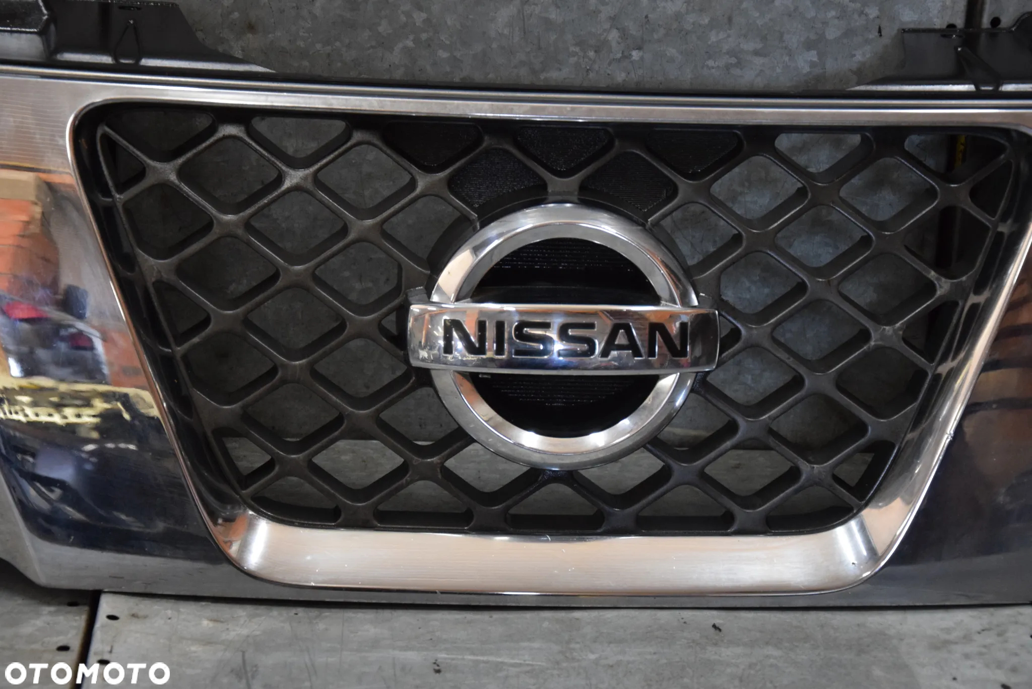 NISSAN NAVARA D40 GRILL ATRAPA - 3