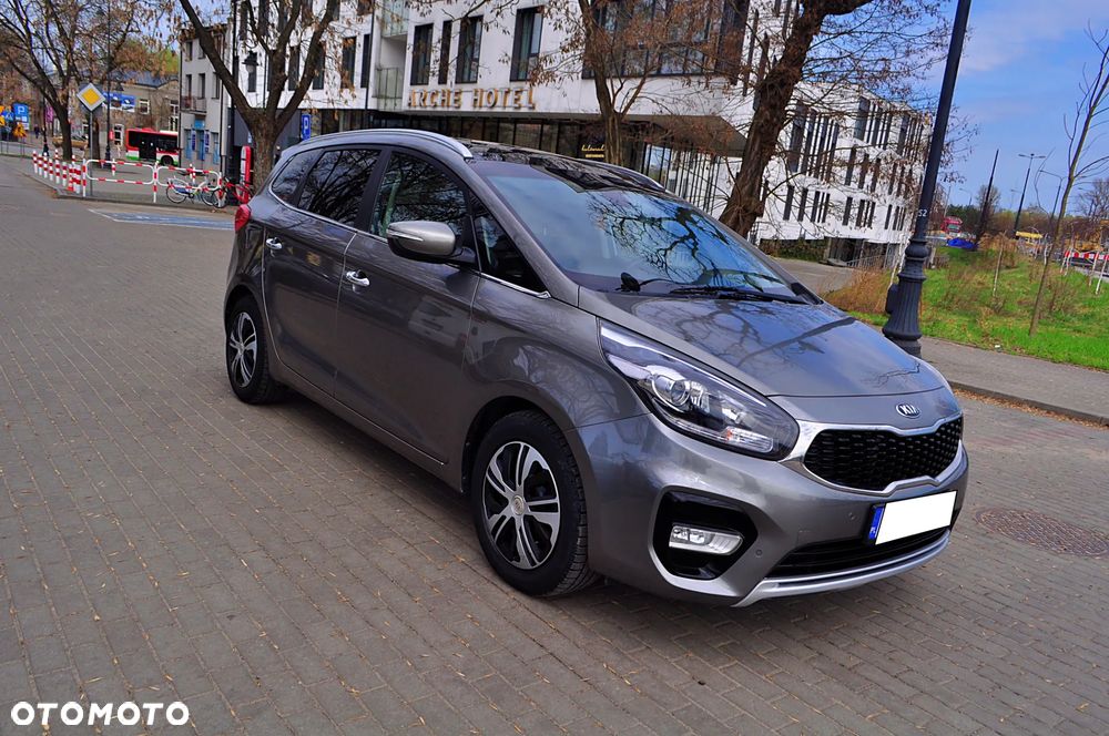 Kia Carens 1.6 GDI Dream Team Edition - 2