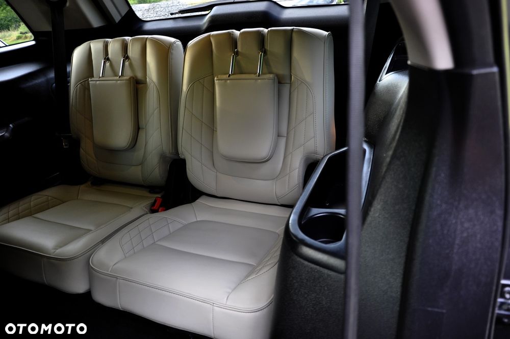Ford Explorer - 33