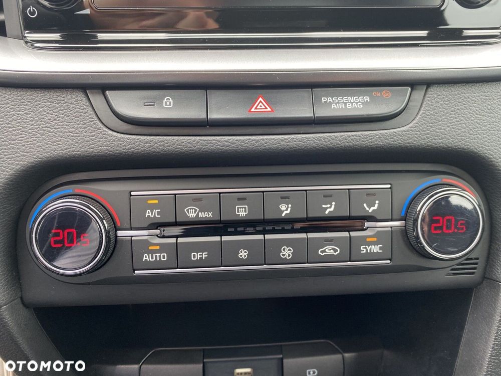 Kia Ceed - 25