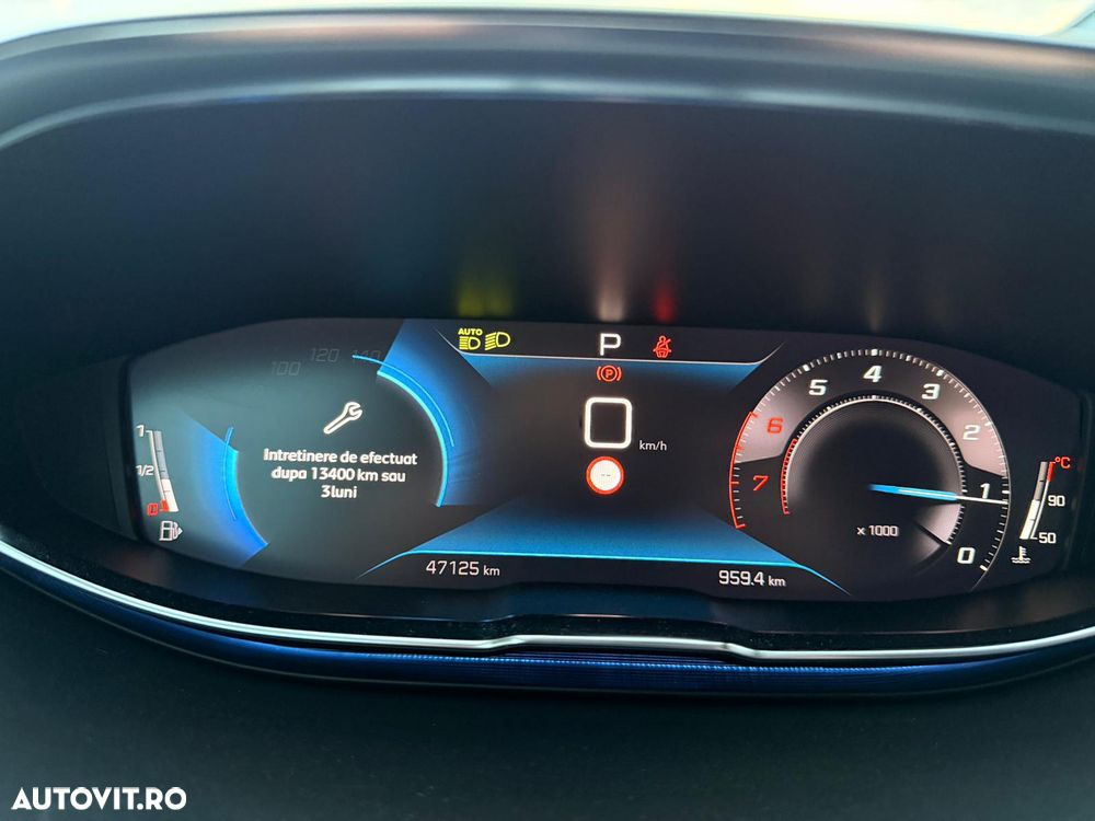 Peugeot 3008 1.2 PureTech Turbo S&S EAT8 Allure - 11