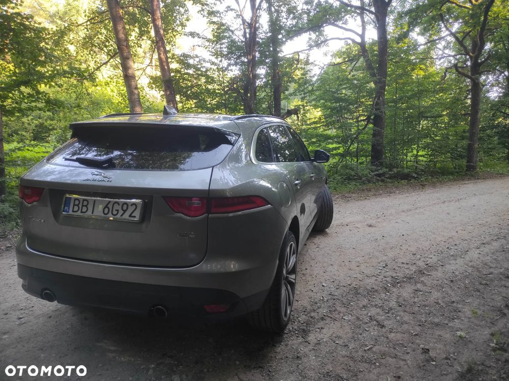 Jaguar F-Pace 30t AWD Prestige - 8