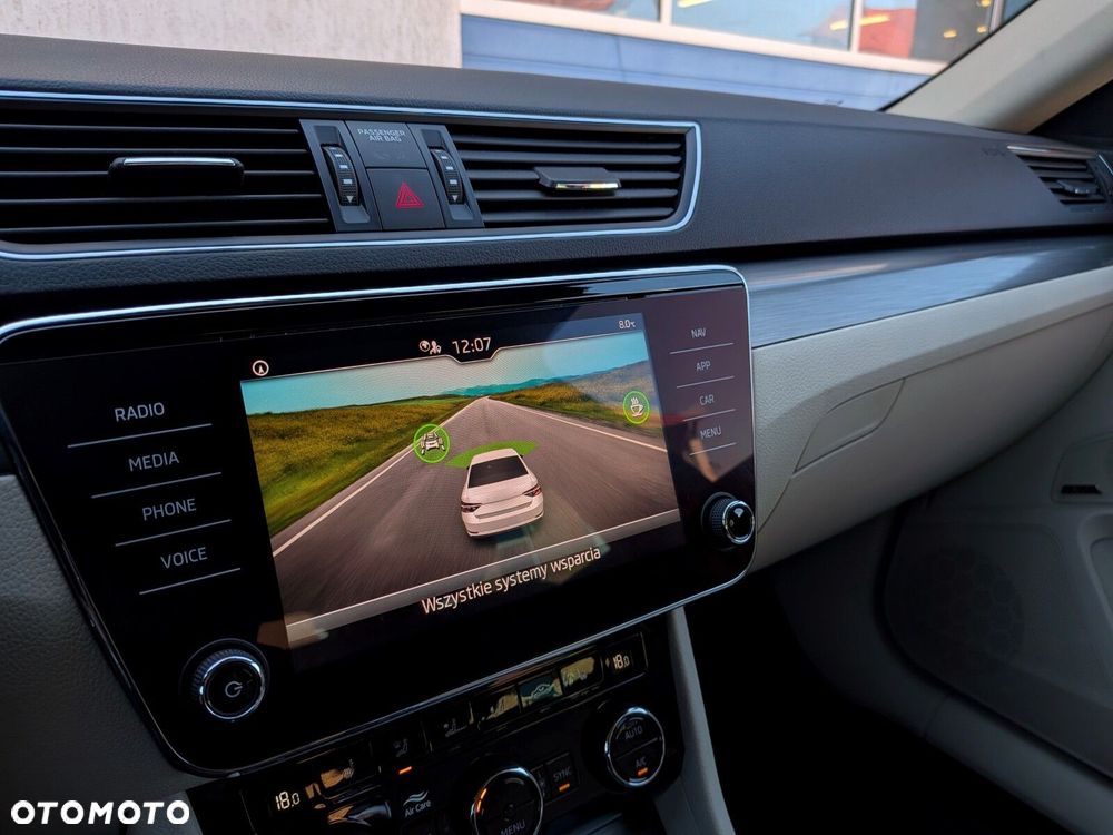 Skoda Superb 2.0 TSI Style DSG - 29