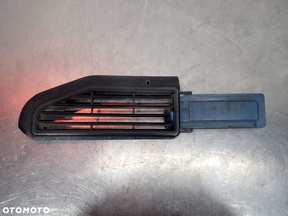 KRATKA NAWIEWU DRZWI PRAWA PRZEDNIA VOLKSWAGEN T3  251837892   251837898 - 3