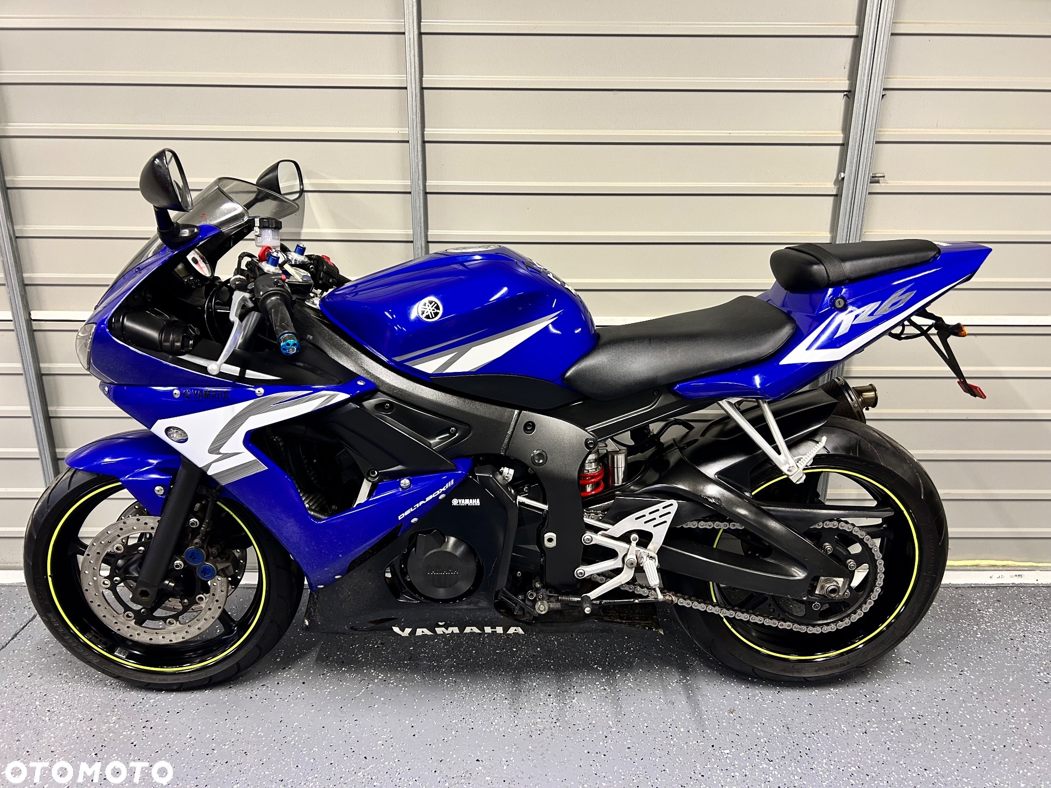 Yamaha R6 - 6