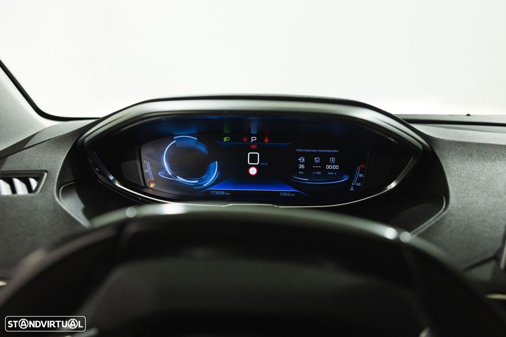 Peugeot 5008 1.2 PureTech Allure EAT8 - 35