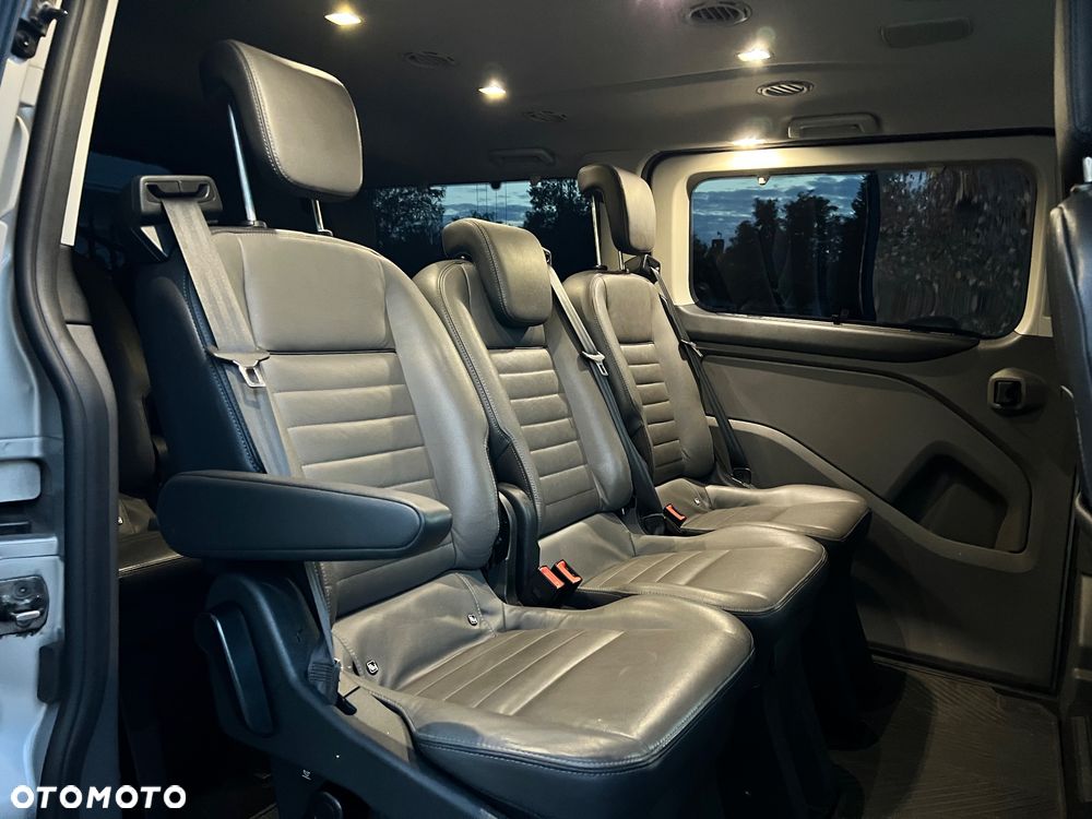 Ford Tourneo Custom 320 L2H1 VA Autm Titanium X - 20