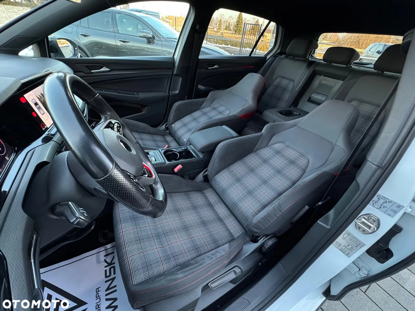 Volkswagen Golf VIII 2.0 TSI GTI DSG - 17