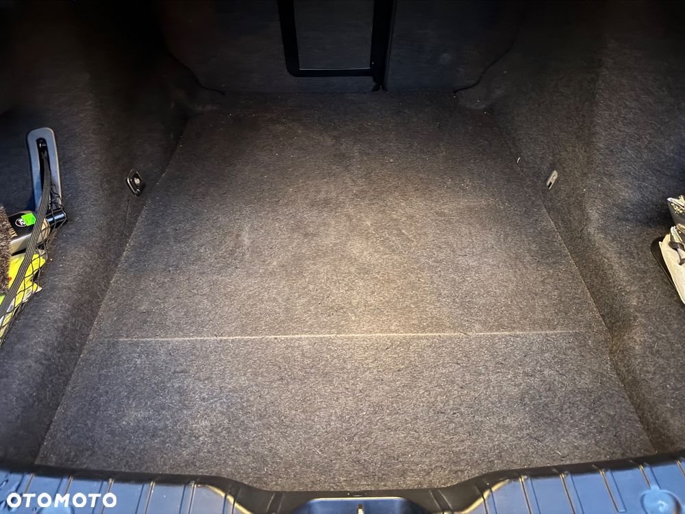 BMW Seria 5 528i - 22
