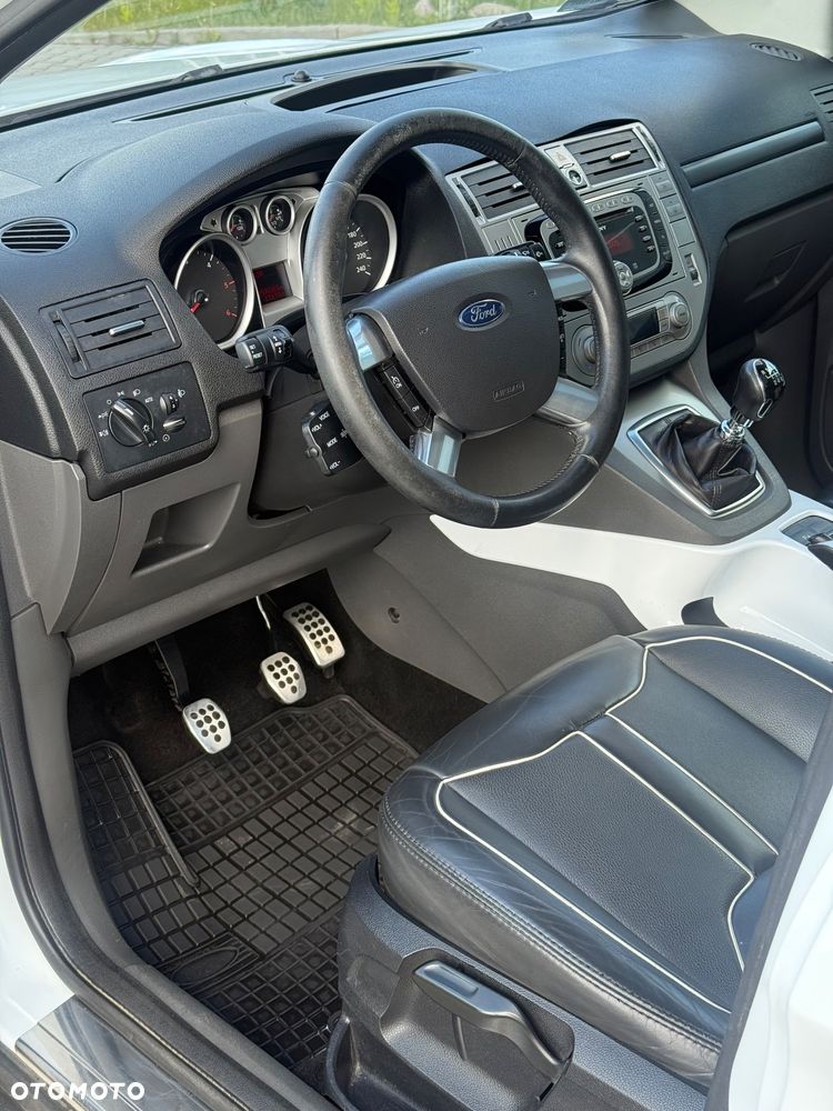 Ford Kuga 2.0 TDCi 4x4 Titanium - 24