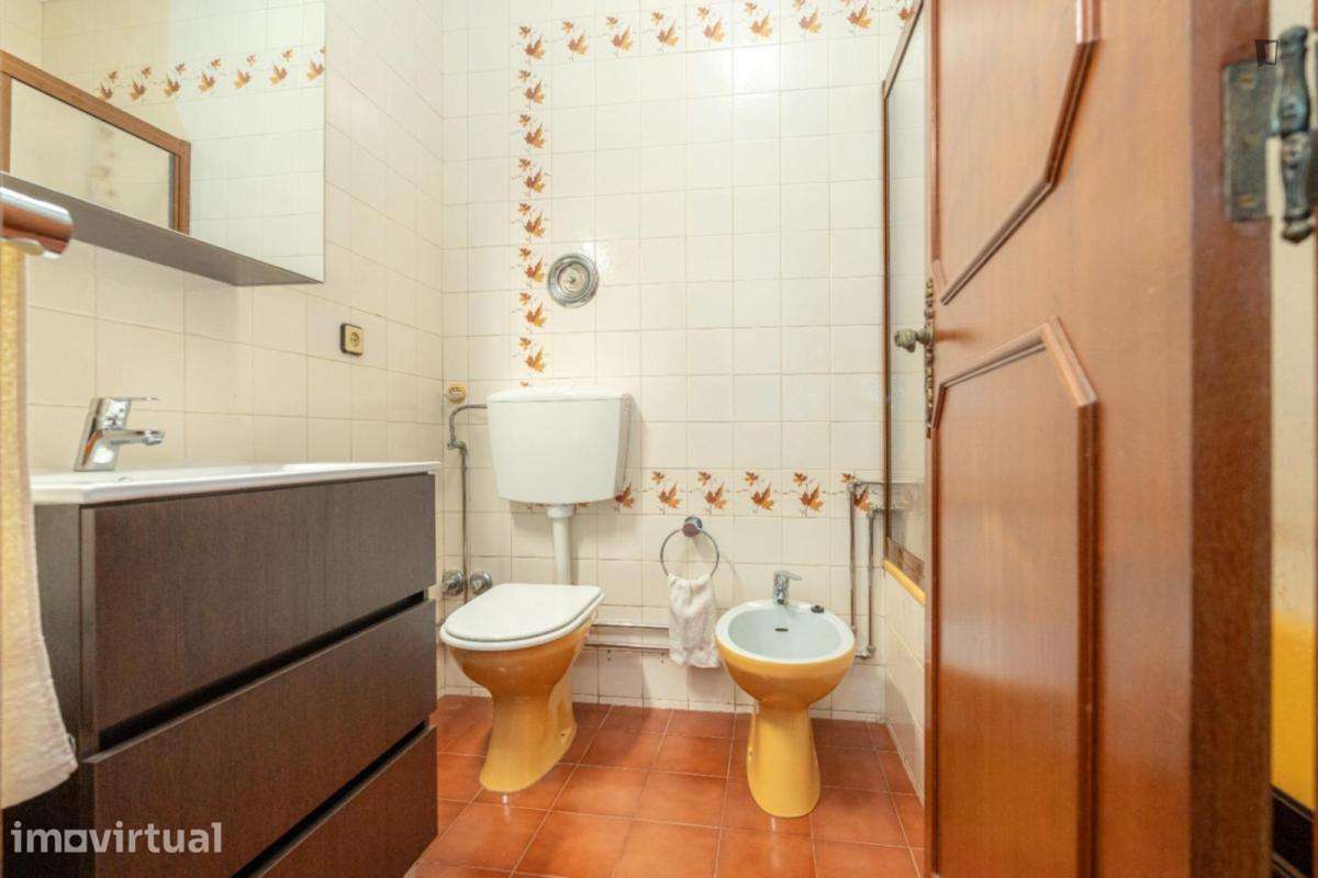 Quarto - localizado em Olivais Coimbra - Grande imagem: 2/12
