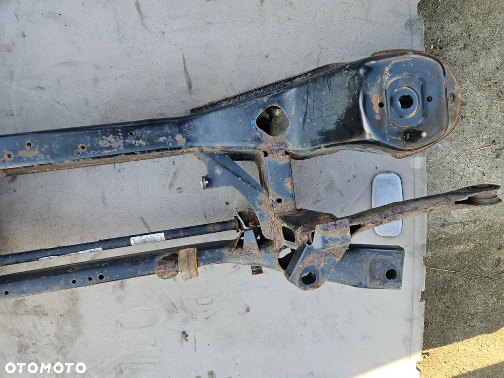 Belka tylna zawieszenia oś sanki Ford Focus Mk3 1,6 TDCI 2012r kombi - 6