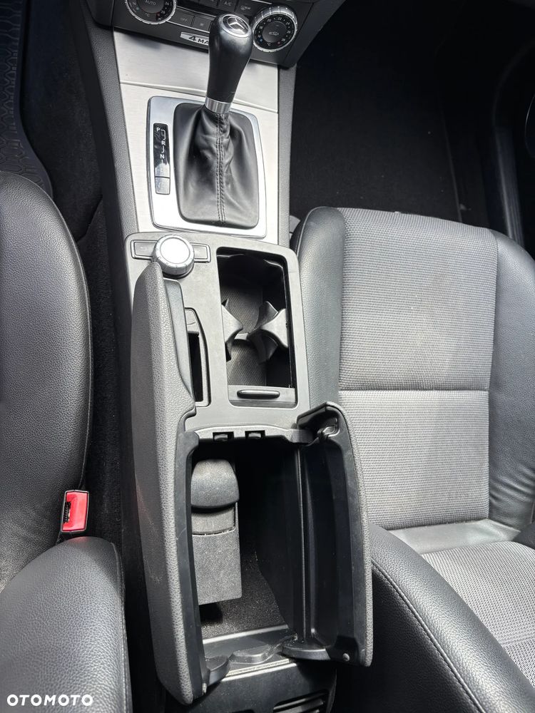 Mercedes-Benz Klasa C 250 (BlueTEC) d 4Matic 7G-TRONIC AMG Line - 18