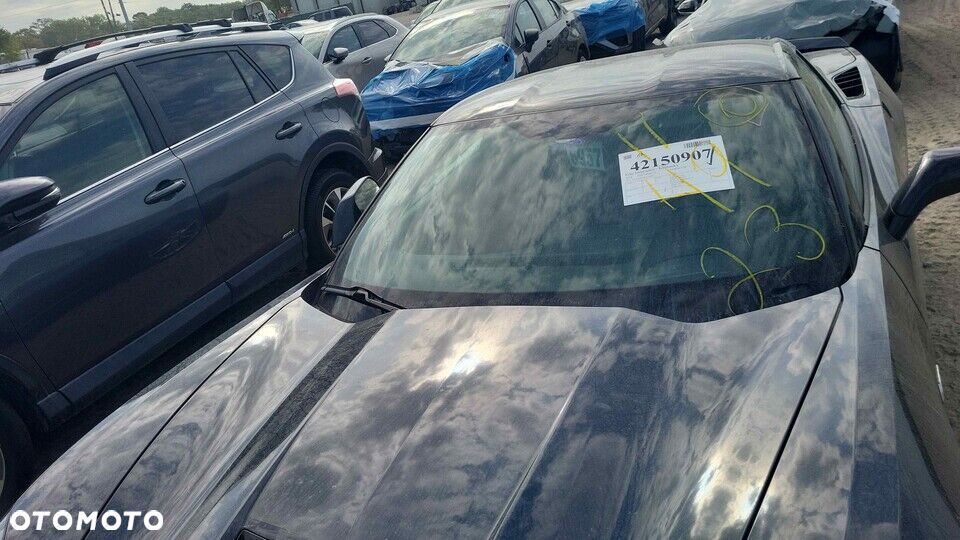 Chevrolet Corvette - 8