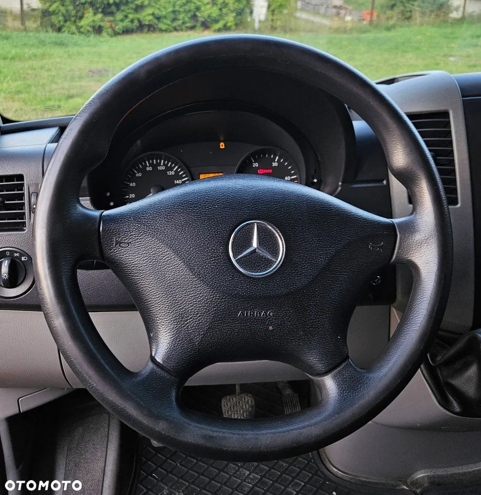 Mercedes-Benz Sprinter - 8