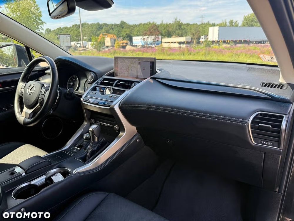 Lexus NX 300 Comfort AWD - 19