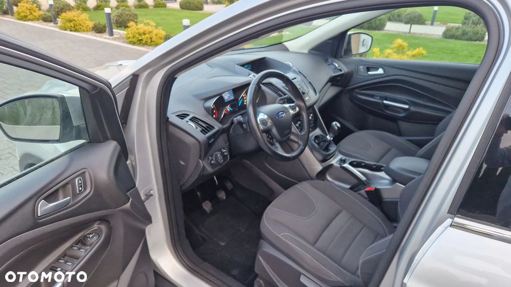 Ford Kuga 1.6 EcoBoost 2x4 Titanium - 7
