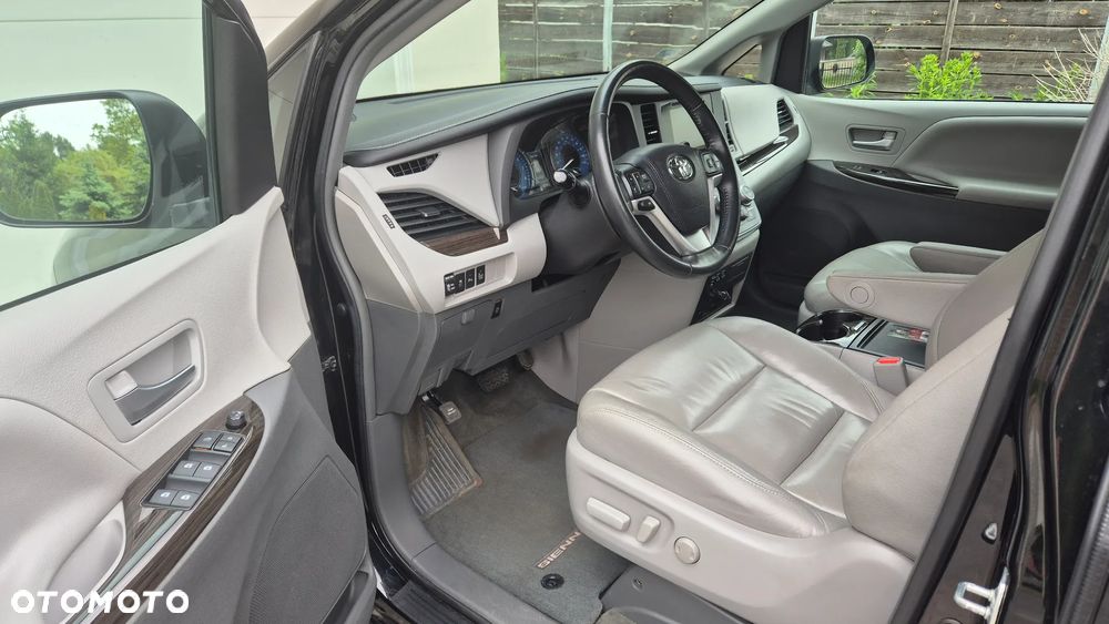 Toyota Sienna - 23