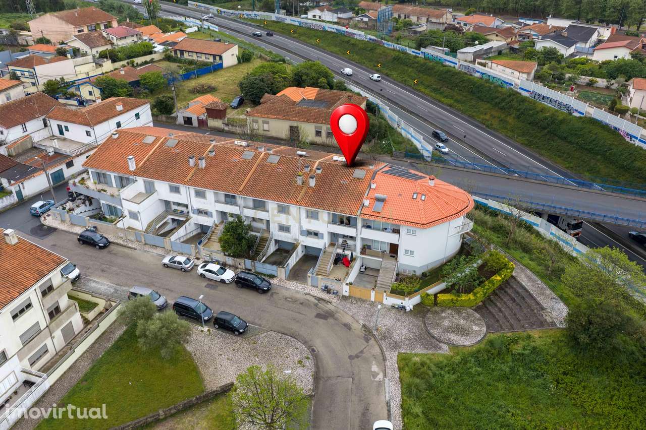 Moradia T3+1 em banda a 5 min do Centro da Cidade de Espinho - Grande imagem: 4/29