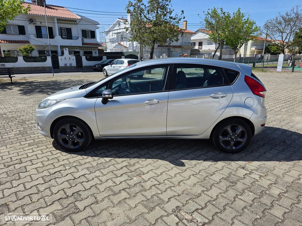 Ford Fiesta 1.25 Techno - 26