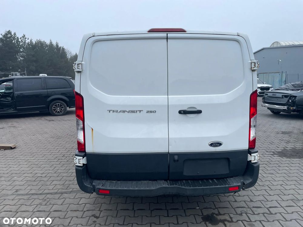 Ford Transit - 6