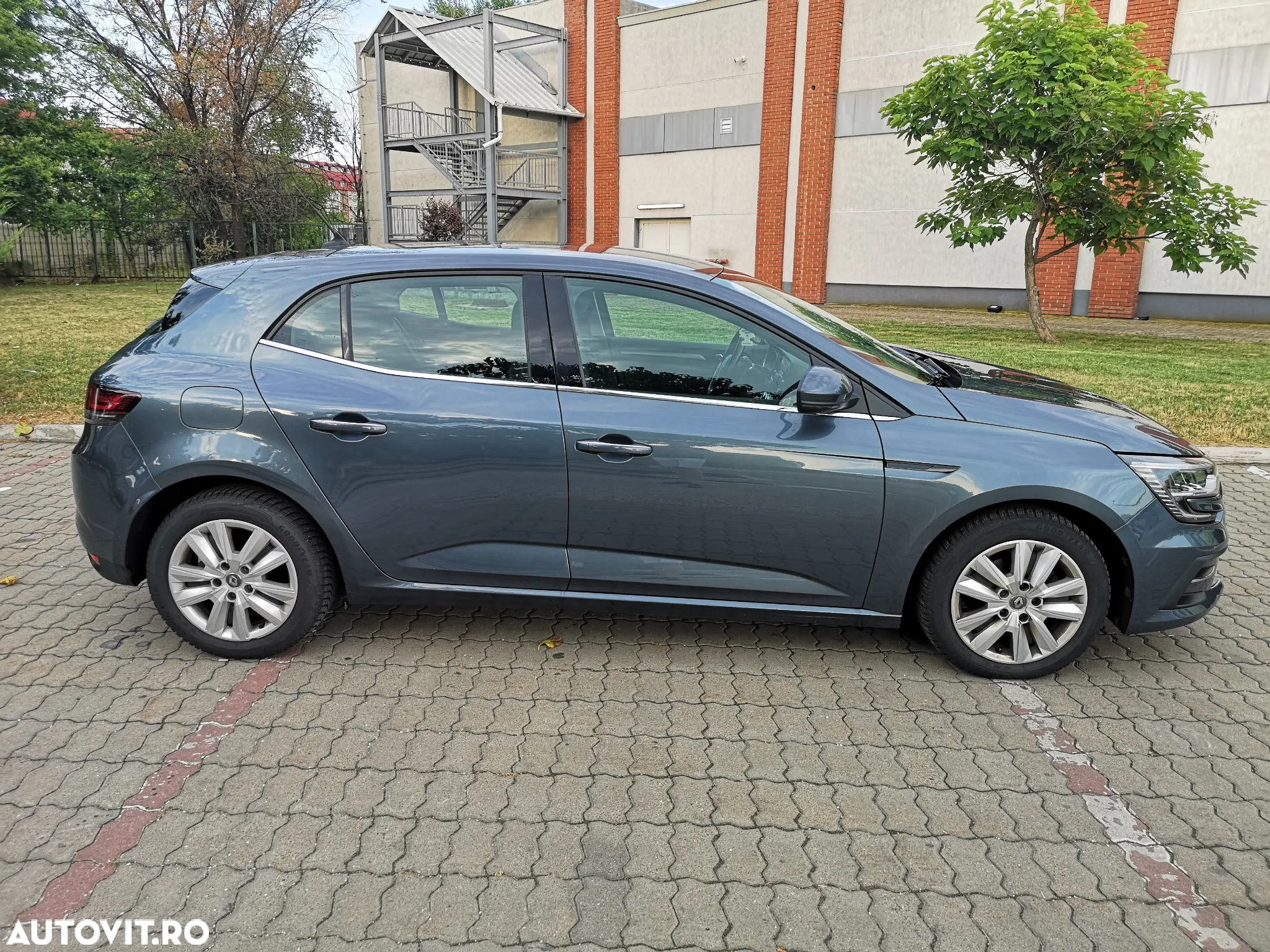 Renault Megane BLUE dCi 115 EDC BUSINESS EDITION - 9