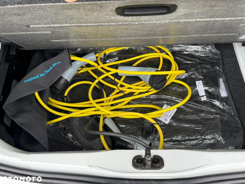 Volkswagen up! e-up - 14