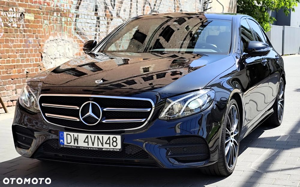 Mercedes-Benz Klasa E 300 9G-TRONIC AMG Line - 23