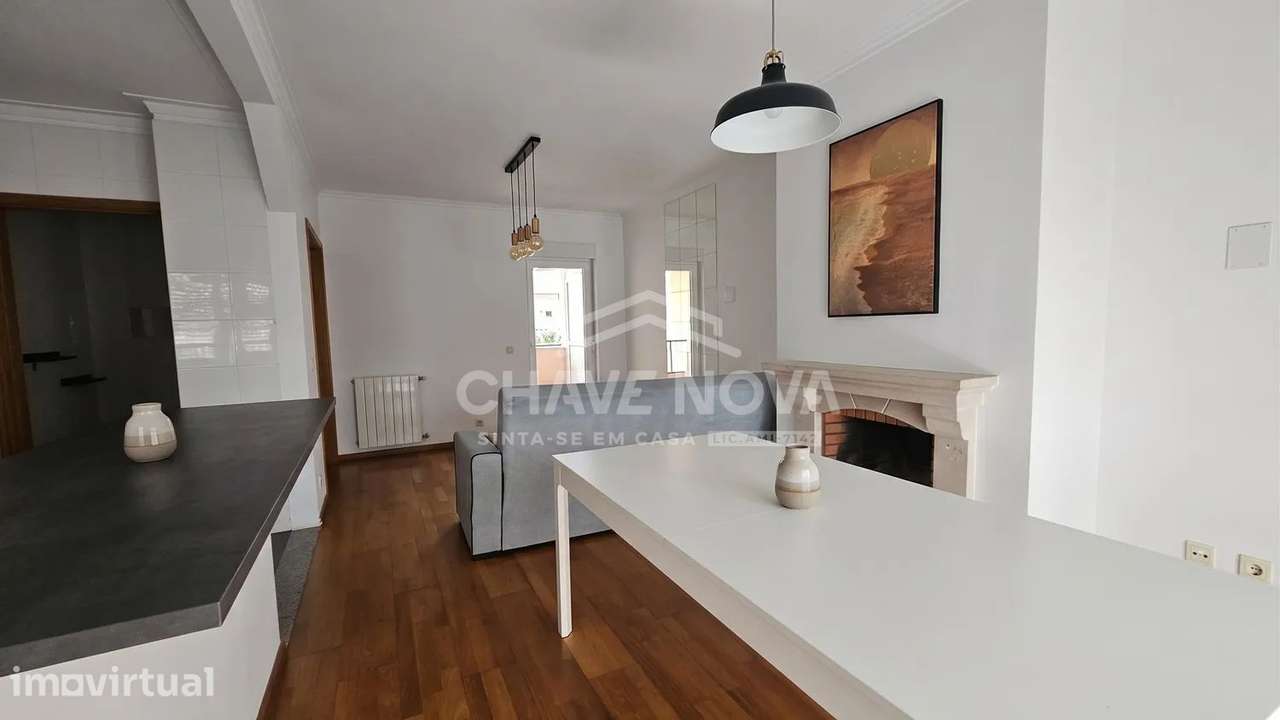 LA- Apartamento T2 c/ Garagem Box em Vilar do Paraíso - Grande imagem: 2/19