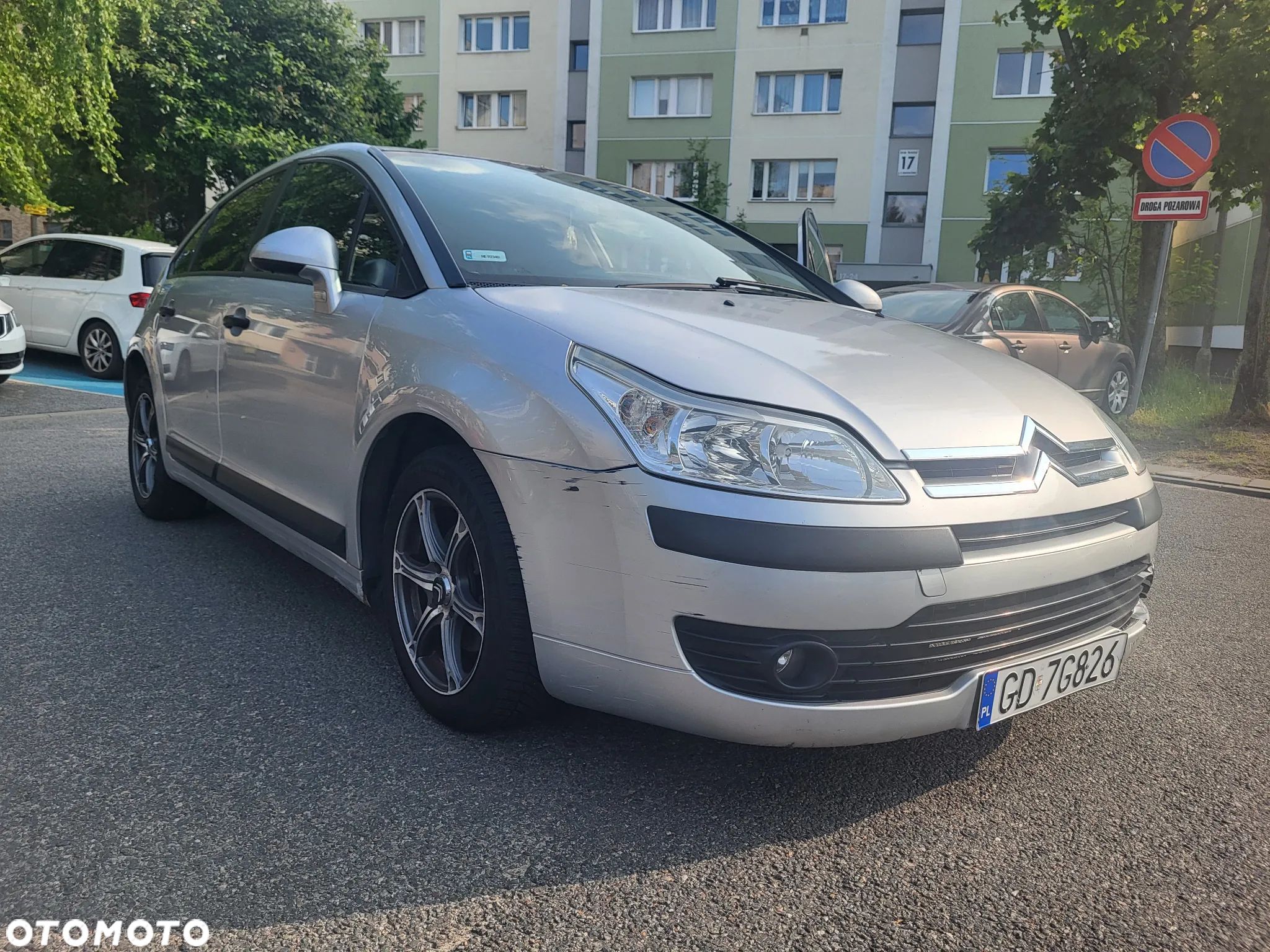 Citroën C4 1.4 16V Advance - 1