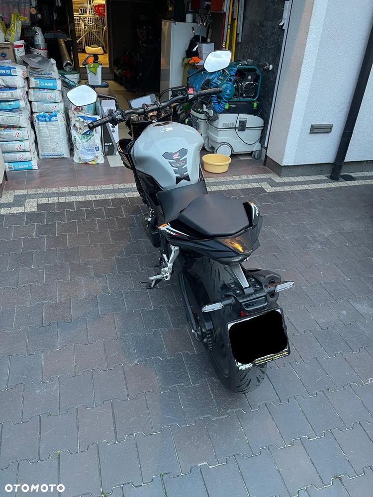 Honda CB - 12