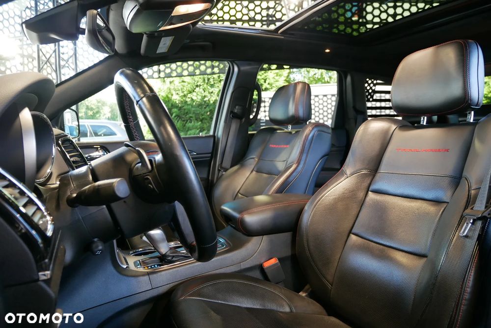 Jeep Grand Cherokee - 12