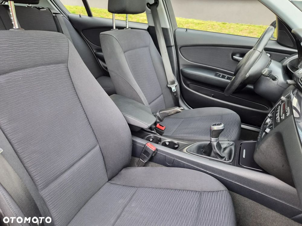 BMW Seria 1 - 25