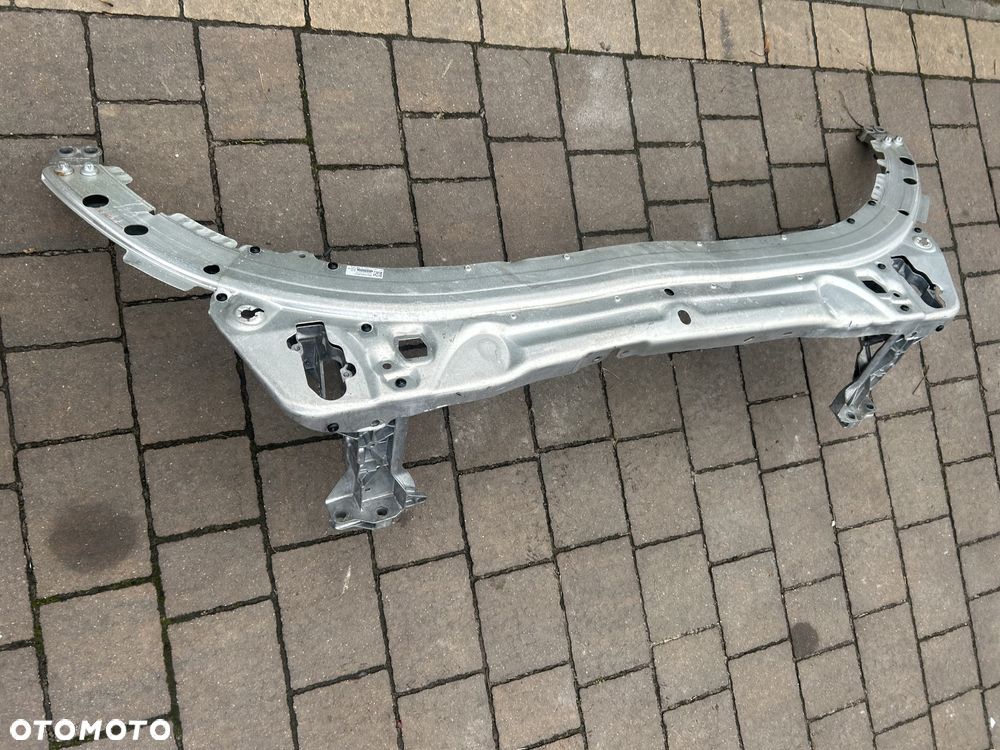 MERCEDES W205 63 AMG PAS PRZEDNI ORG. - 2