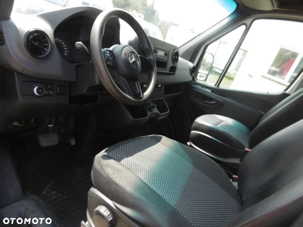 Mercedes-Benz Sprinter - 6