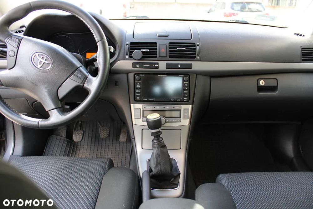 Toyota Avensis 2.0 D-4D Sol - 9