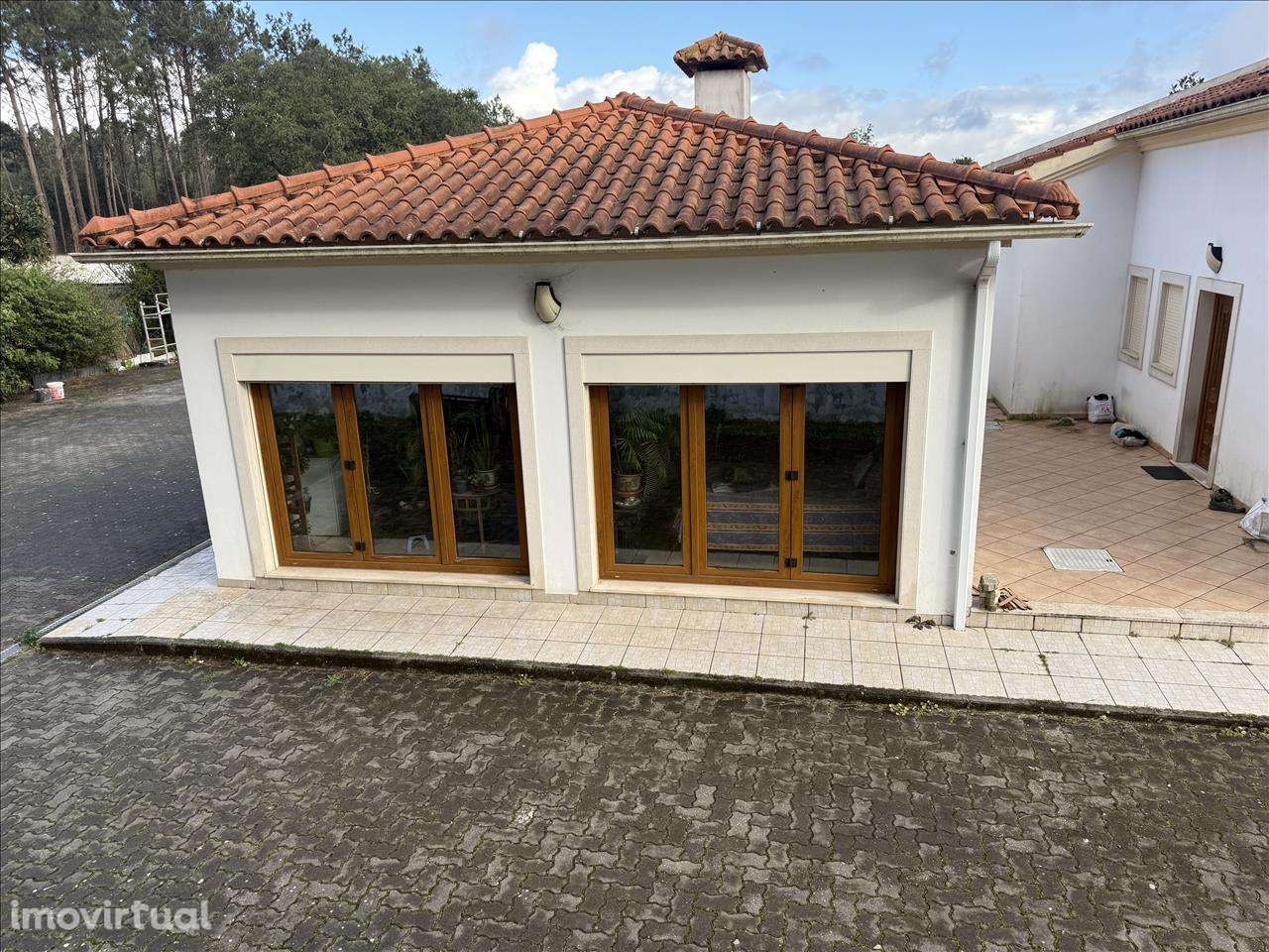 TERRENO COM BENFEITORIA (Moradia T4) - Grande imagem: 3/18