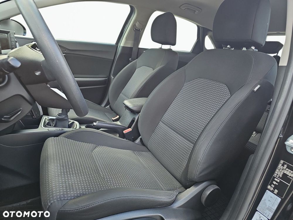 Kia Ceed - 12