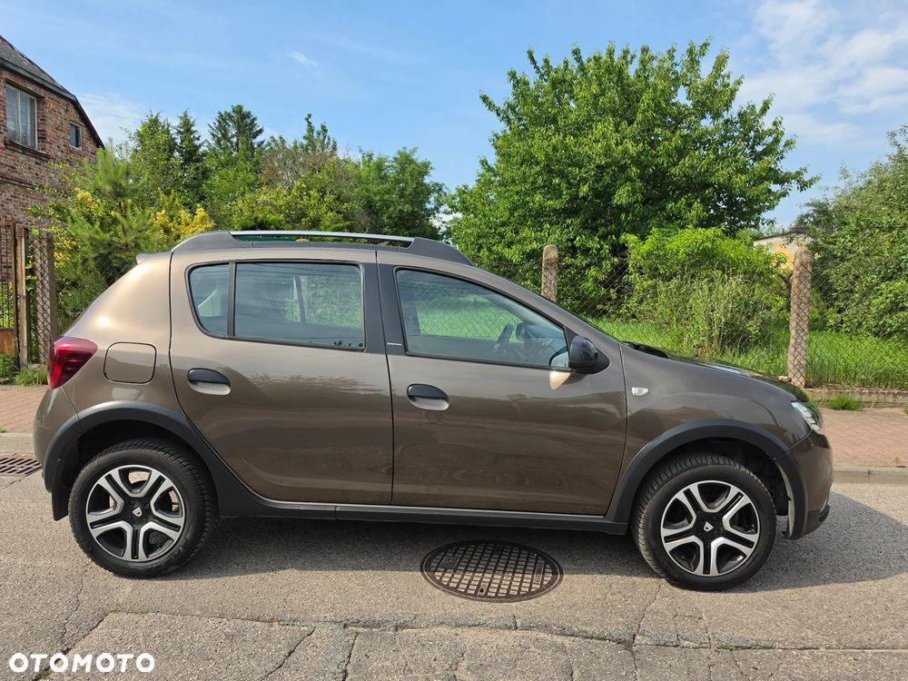 Dacia Sandero 0.9 TCe SL Celebration S&S EU6 - 6