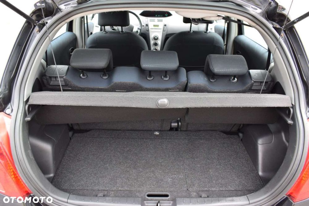 Toyota Yaris - 12