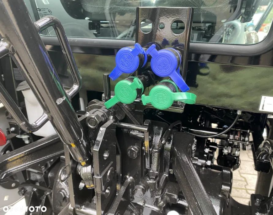 LS Traktor MT3.50 Boomer New Holland Biegi pełzające , klimatyzacja , joystick , 4 pary hydrauliczne - 29