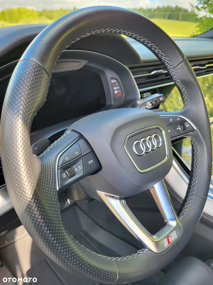 Audi Q8 - 8