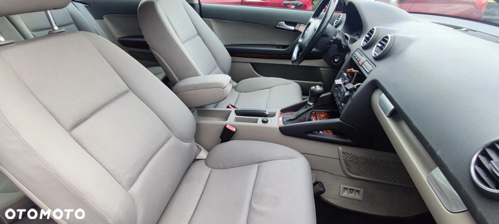 Audi A3 3-drzwiowe 2.0 FSI Ambition - 29