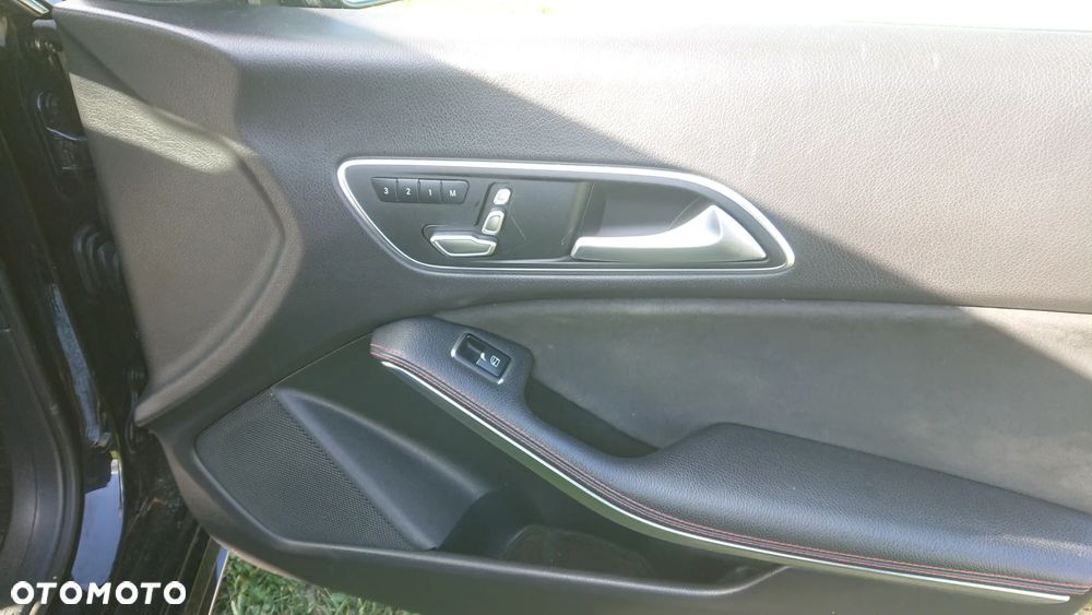 Mercedes-Benz CLA - 25